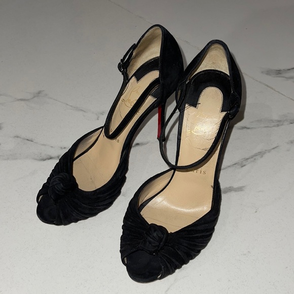 Christian Louboutin Suede Heels. Size 37. - Picture 3 of 5